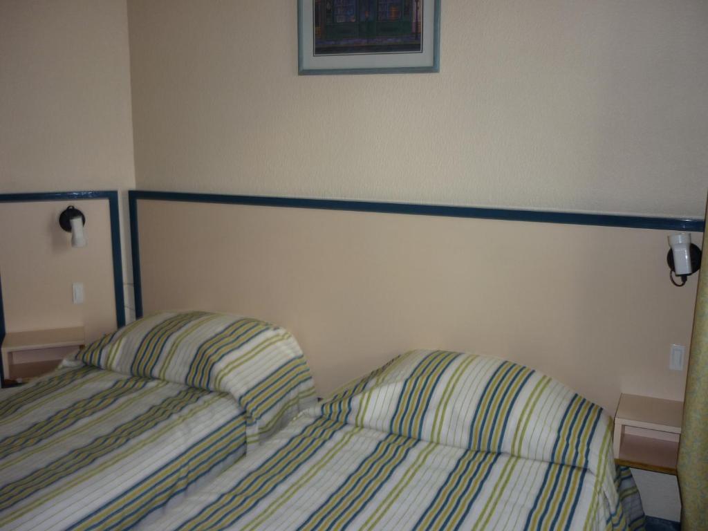 Carbon-Blanc Hotel Entre 2 Mers Proche Bordeaux חדר תמונה