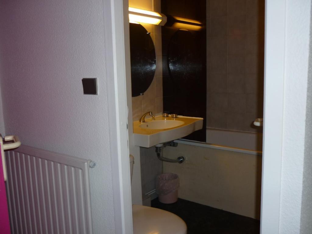 Carbon-Blanc Hotel Entre 2 Mers Proche Bordeaux חדר תמונה