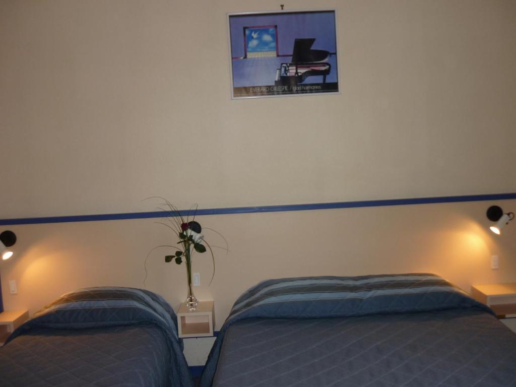 Carbon-Blanc Hotel Entre 2 Mers Proche Bordeaux חדר תמונה