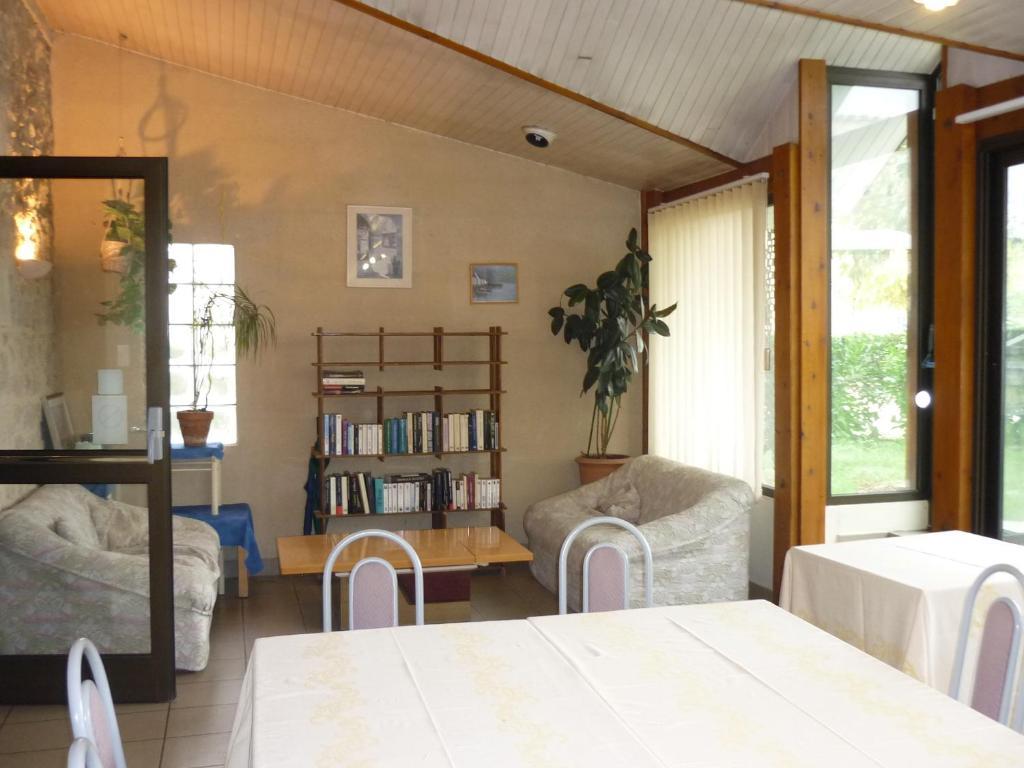Carbon-Blanc Hotel Entre 2 Mers Proche Bordeaux מראה חיצוני תמונה
