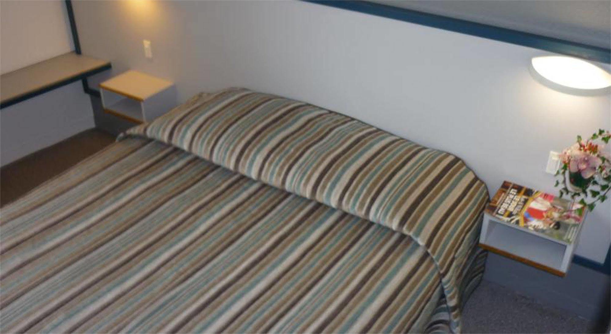 Carbon-Blanc Hotel Entre 2 Mers Proche Bordeaux מראה חיצוני תמונה
