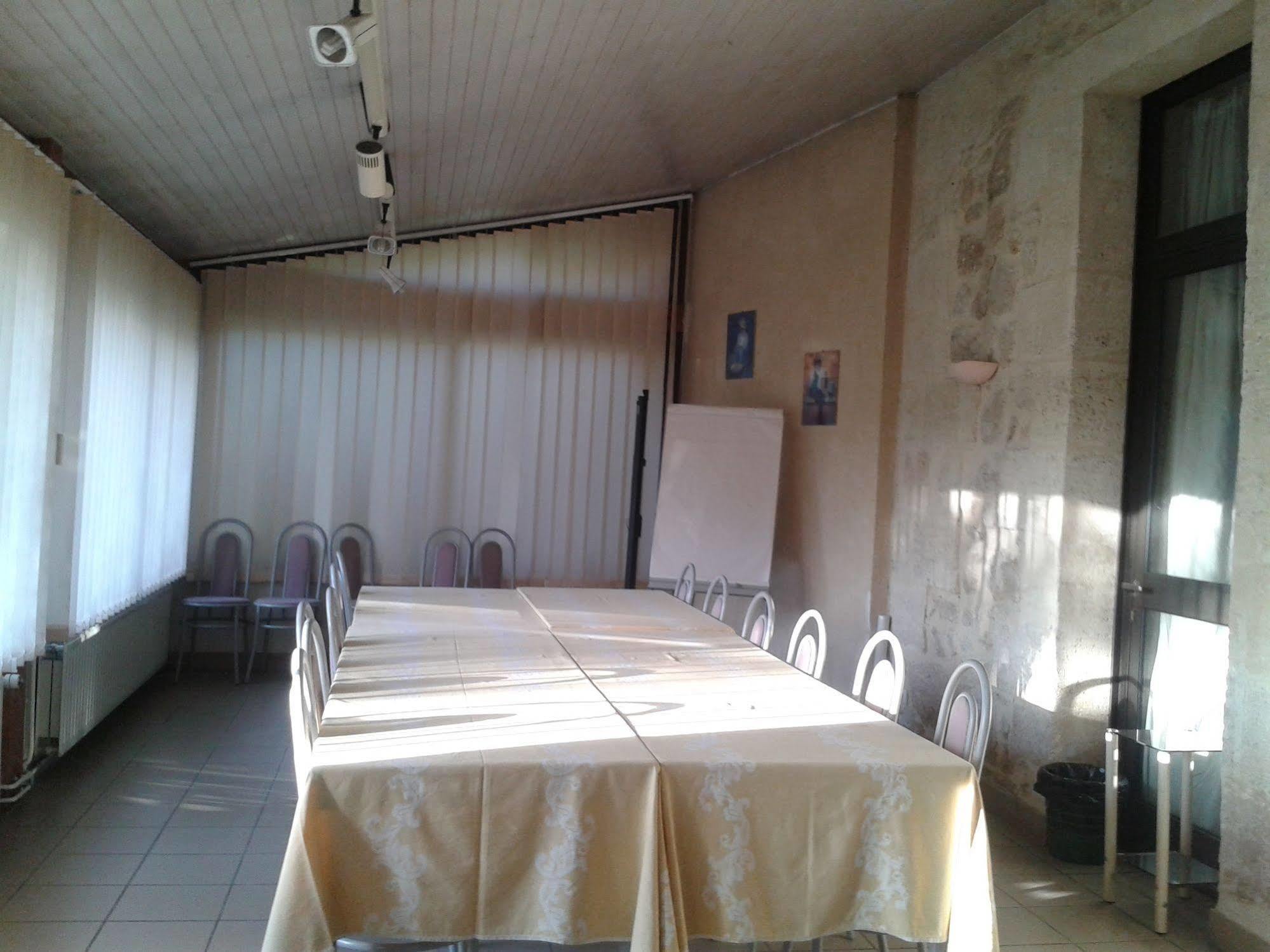 Carbon-Blanc Hotel Entre 2 Mers Proche Bordeaux מראה חיצוני תמונה