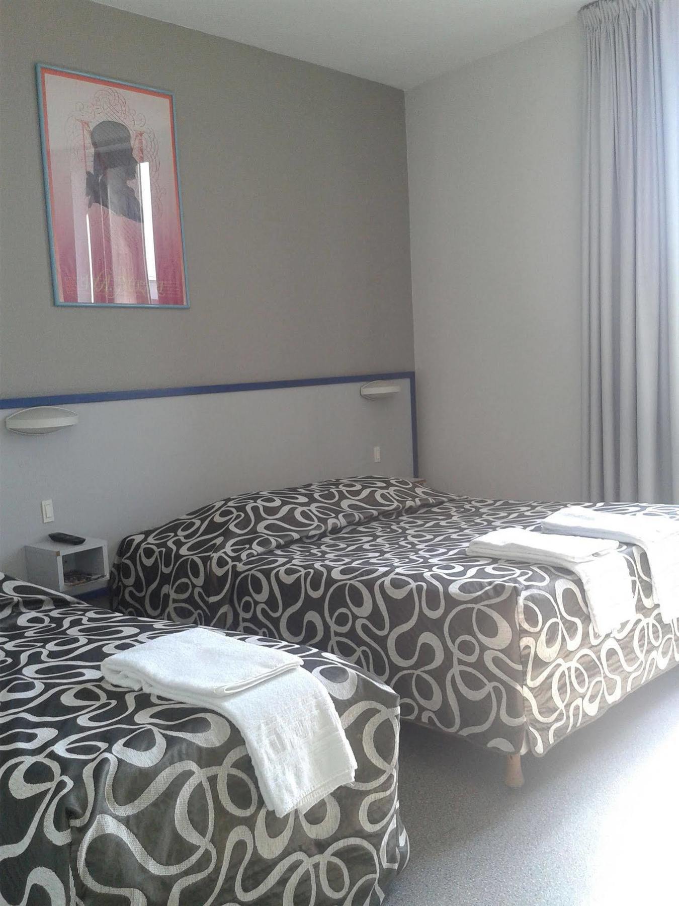 Carbon-Blanc Hotel Entre 2 Mers Proche Bordeaux מראה חיצוני תמונה